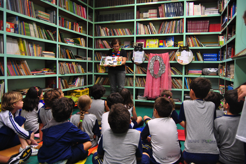 Alunos do Jean Piaget fazem sabatina com prefeito de Santos